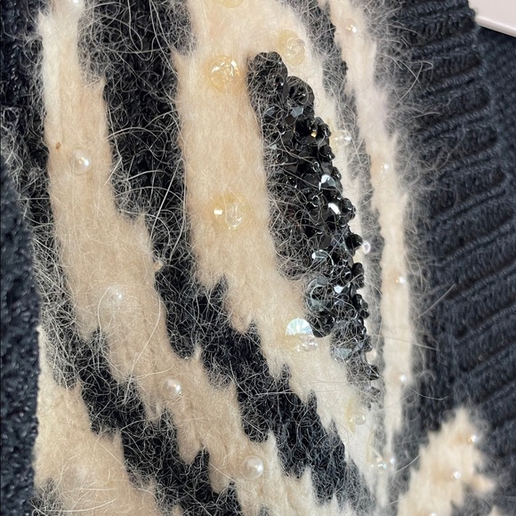 Vintage Christine Black & White Fuzzy Knit Cardigan, Beaded Button  Size M - Picture 4 of 12
